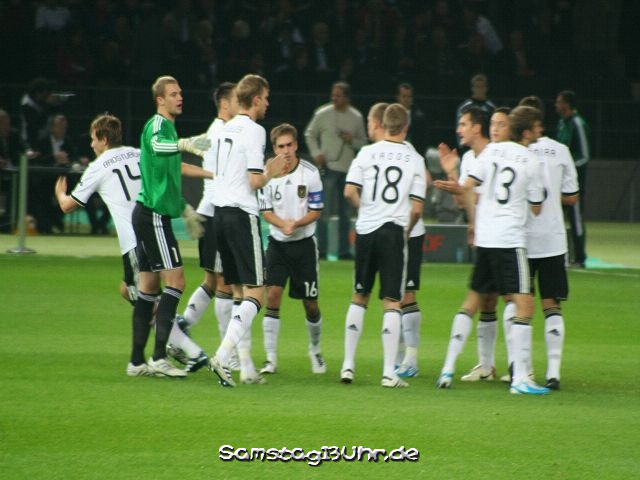 Auf gehts, Jungs! Schiesst drei Tore!