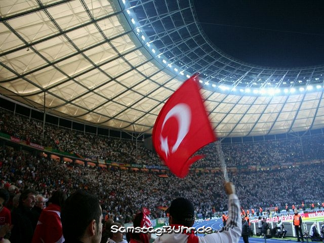 Der Halbmond über Berlin 2.