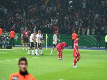 Reaktionen auf das Tor zum 2:0 durch Mesut Özil in der 79. Minute!