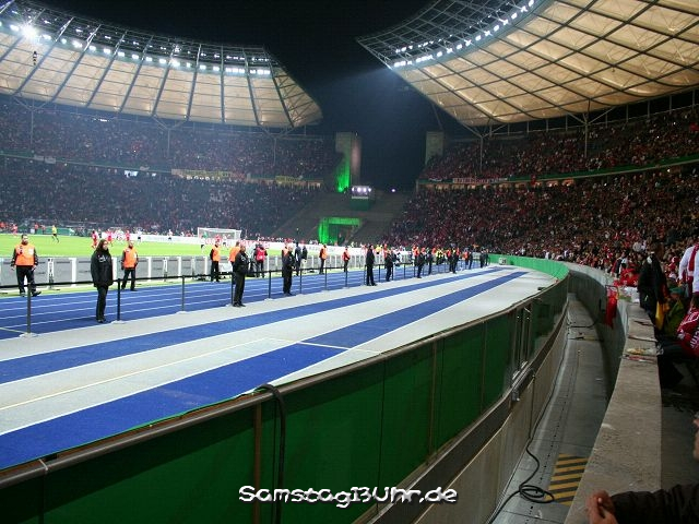 3:0 durch Miro Klose in der 87. Minute! Die roten Reihen lichten sich und wir stehen nun ganz vorn!