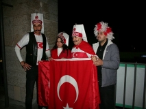 Die Fan-Kostüme waren in jedem Fall ausgefeilter als bei der deutschen Anhängerschaft.